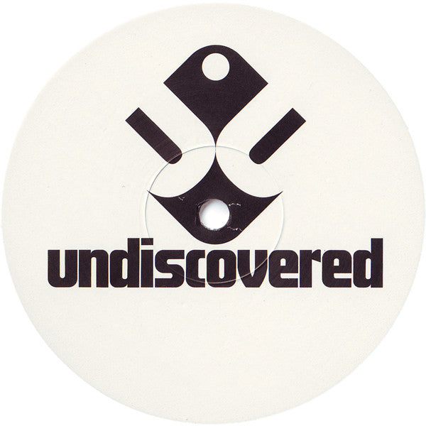 The Messengers Featuring Lisa Millett – Spread Love