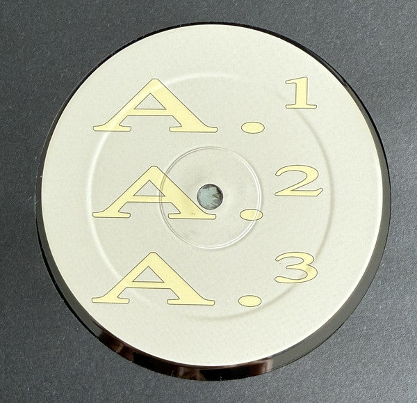 Omid Geadizadeh – Like The Sea Knows Blue (مثل دریا که آبی را می شناسد)