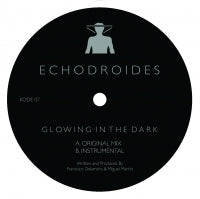 Echodroides – Glowing In The Dark