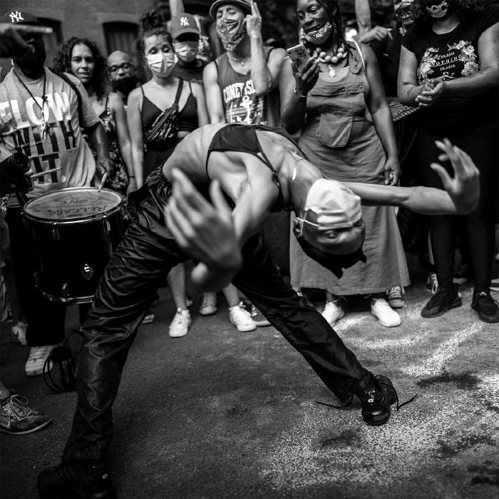 Domo Domo – Happening In The Streets (Tribute To Voltage Brothers)